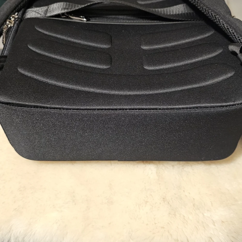 NWT Maverick & Co Black Explorer Light Backpack - Picture 8 of 16